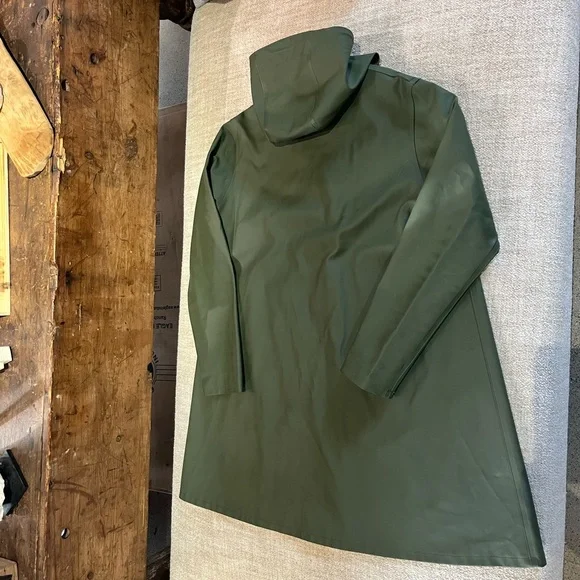 Stutterheim Mosebacke Hooded Long Sleeve Raincoat - olive green- size L - Picture 2 of 7